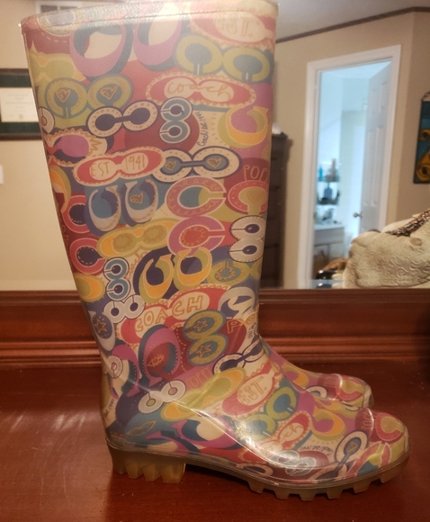 Rainboots - Picture 2 of 2